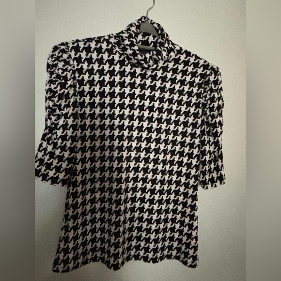 I.N.C. International Concepts Tops - Black and White Houndstooth Women's Top EUC